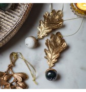 Acorn with Leaf Decoration Black Gold